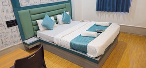 豪華雙人房, 城市景觀 | 書桌、筆電工作空間、熨斗/熨衣板、免費無線上網