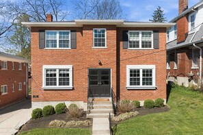 Exterior detail - StayPaxton | The Lily (Cincinnati)