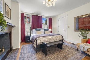 Tabla de planchar con plancha, wifi y ropa de cama 