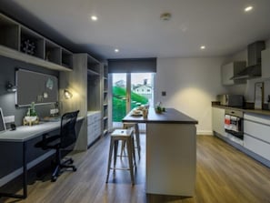 Studio phong cách cổ điển | Bếp riêng