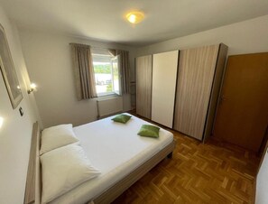 Apartment - Pool-view 1-bedroom Apartment in Obrovac (Obrovac)
