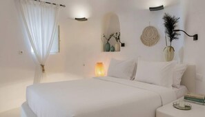 Iron/ironing board, WiFi, bed sheets - Afrodite Sea View Beauty with Rooftop Jacuzzi (Santorini)