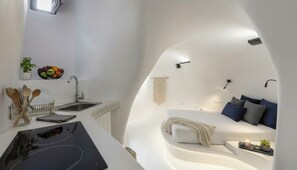 Iron/ironing board, WiFi, bed sheets - Ira Sea View Couple Studio with Rooftop Jacuzzi (Santorini)