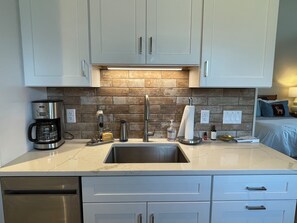 Interior - Newly Constructed Cozy 1-bedroom studio in Congress Park, Denver (Denver)