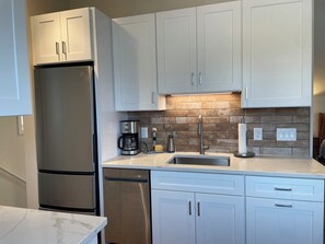 Interior - Newly Constructed Cozy 1-bedroom studio in Congress Park, Denver (Denver)