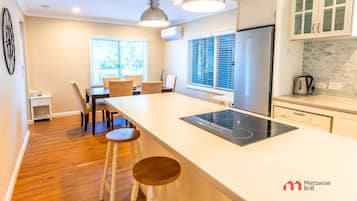 House | 3 bedrooms, Internet