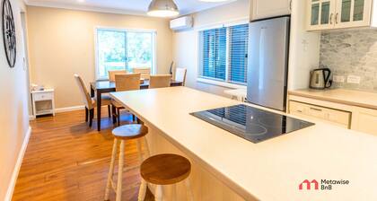 Metawisebnb Waterfront 3BR Coastal Escape