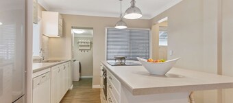Metawisebnb Waterfront 3BR Coastal Escape