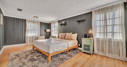 Swann Ave 2B Sleeps 6 Walk 2 Bayshore Hyde Park