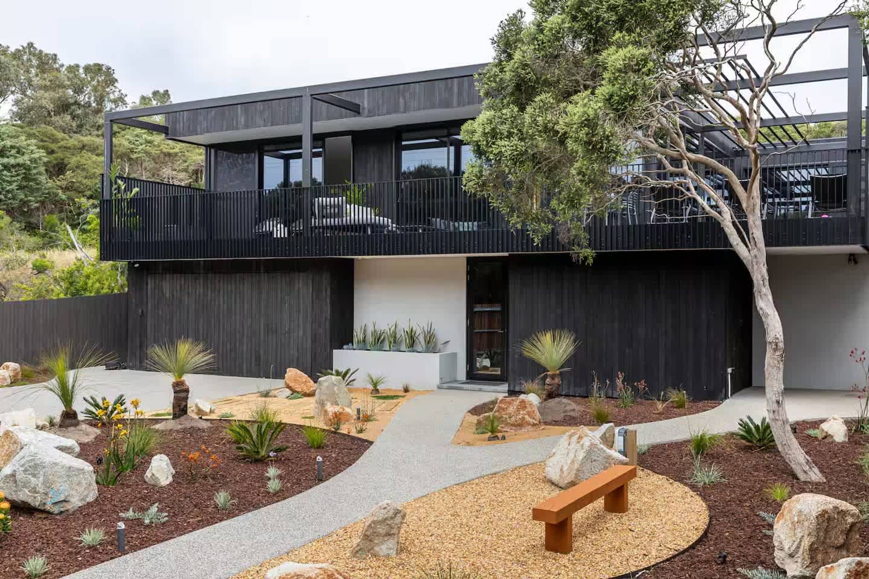 4 عدّة غرف نوم وخدمة الإن ترنت