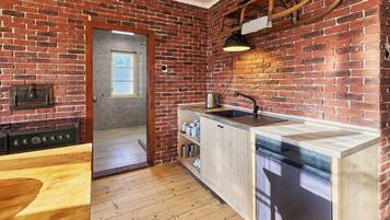 Réfrigérateur, micro-ondes, four, lave-vaisselle