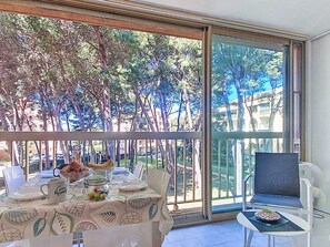 Dining - Palmier by Interhome (Six Fours La Coudoulière)