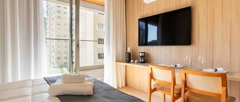 Deluxe Apartment | Free WiFi