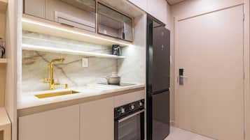 Design Apartment, 1 Double Bed, Patio | Private kitchen