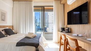 Peralatan tempat tidur premium, Wi-fi percuma, cadar katil