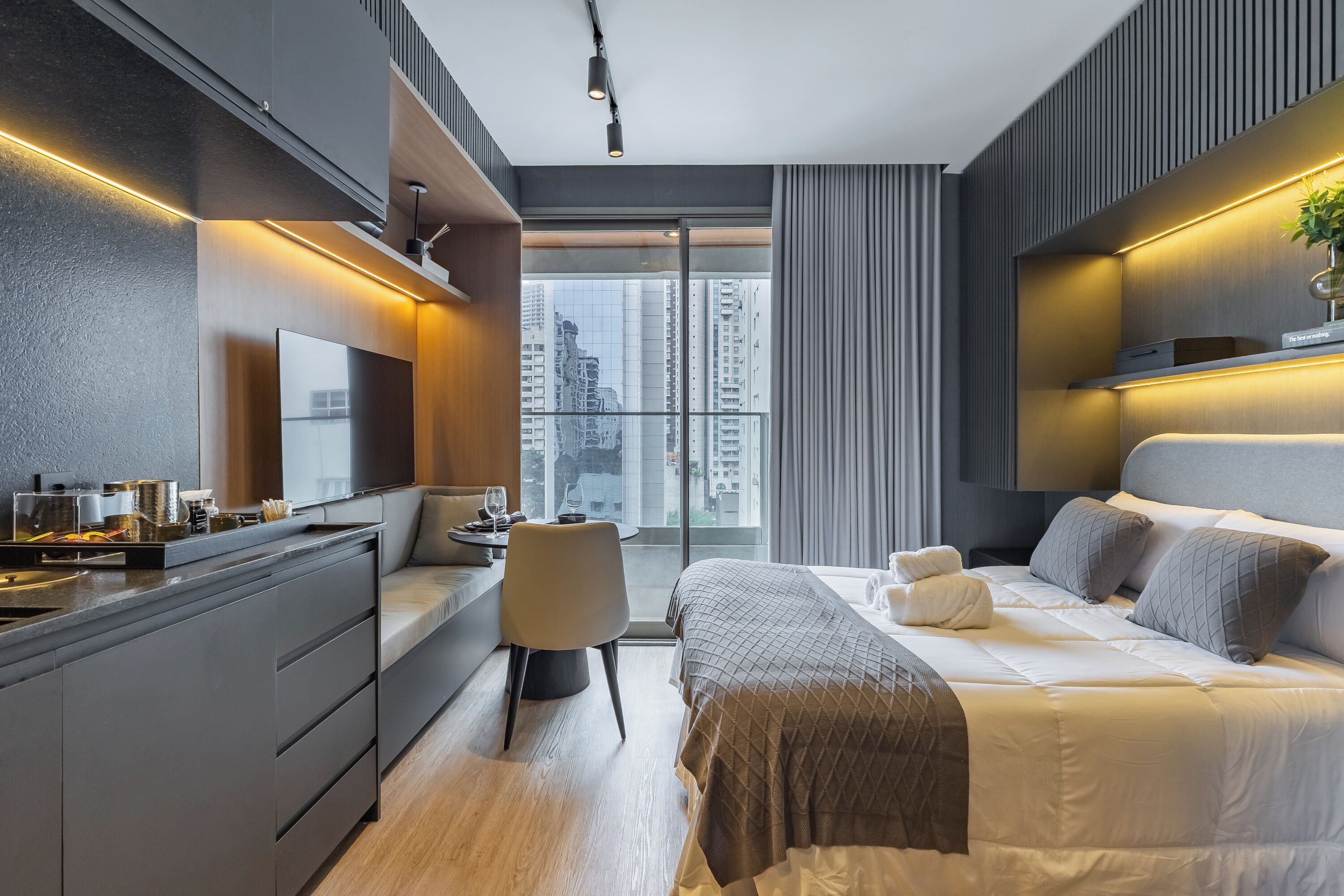 Apartamento superior, 1 cama de matrimonio, Aire acondicionado, vistas a la ciudad | Ropa de cama de alta calidad, wifi gratis, ropa de cama