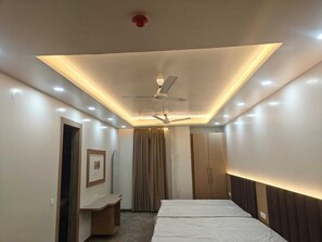 Desk, free WiFi - Mosaic Connect Ayodhya (Faizabad)