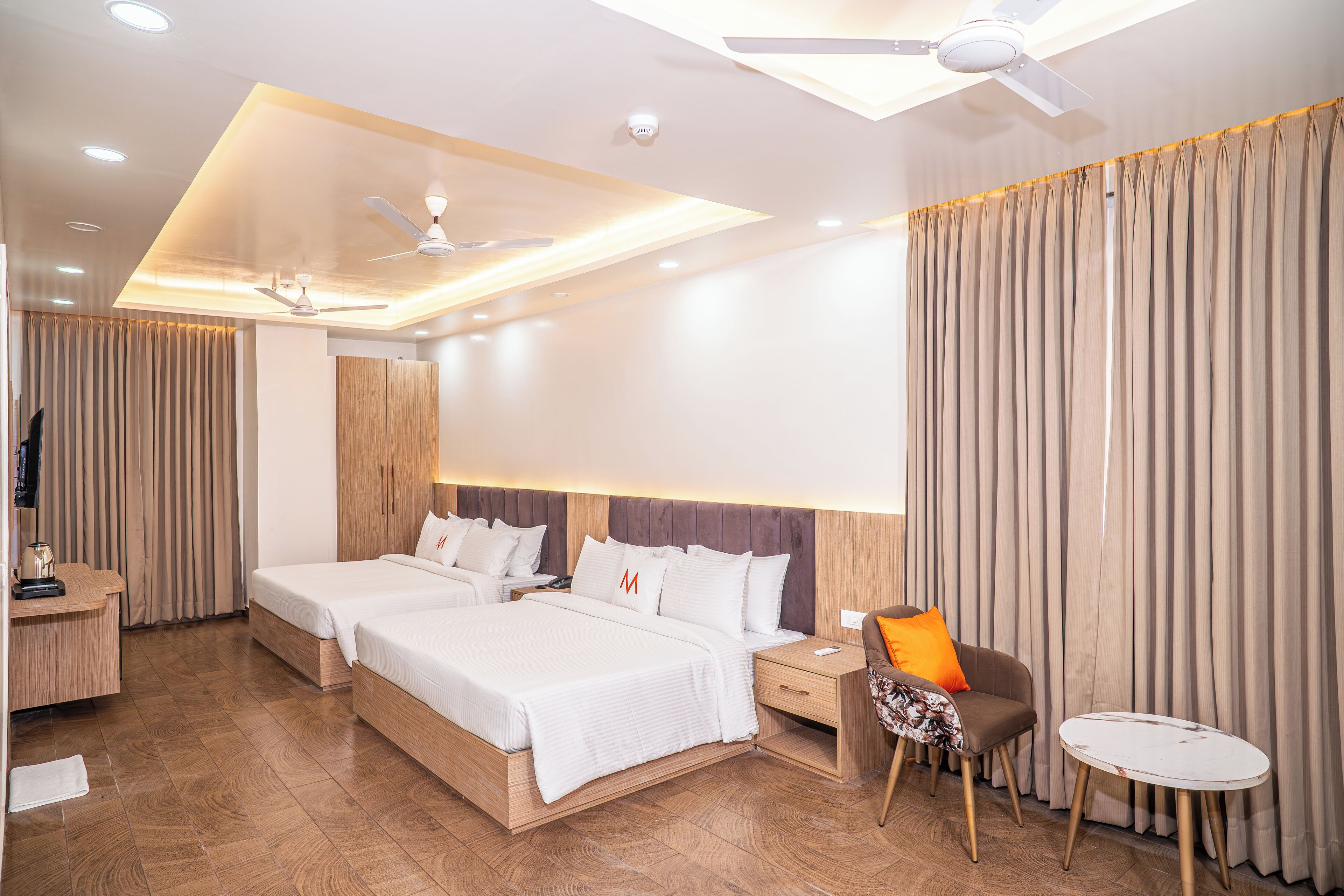 家庭四人房, 城市景觀 | 書桌、免費無線上網