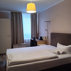 Chambre Double Confort, vue ville | Décoration personnalisée, bureau