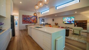 House, 3 Bedrooms | Room amenity - Sanctuary on Stanhope - Art & Modern Luxury (Melbourne)
