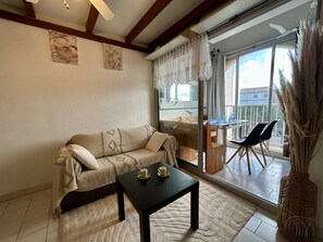 TV - Cap d'Agde Apartment - 2 Rooms & Loft, Private Parking (Cap d'Agde)