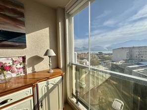 Interior - 2-room apartment with loggia and parking in Calvi (Calvi)