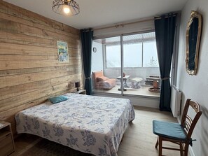 Room - Beautiful Renovated T3 Apartment, 2 Bedrooms, Ski 200m Away (Le Lioran)