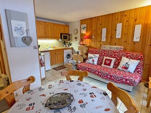 Interior - Central T2 apartment with balcony and ski locker (Samoëns)