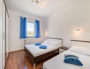 Apartment - Seaview Apartment in Obrovac With Balcony (Obrovac)
