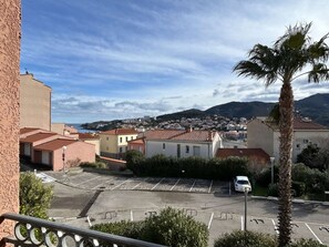 Property grounds - 2-Room Apartment with Parking in Banyuls-sur-Mer (Banyuls-sur-Mer)