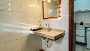 Superior Studio Suite, Lanai, Partial Sea View | Bathroom - Vila Bertini Icaraizinho (Icaraí de Amontada)