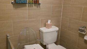 Room, 1 Bedroom, Garden View | Bathroom