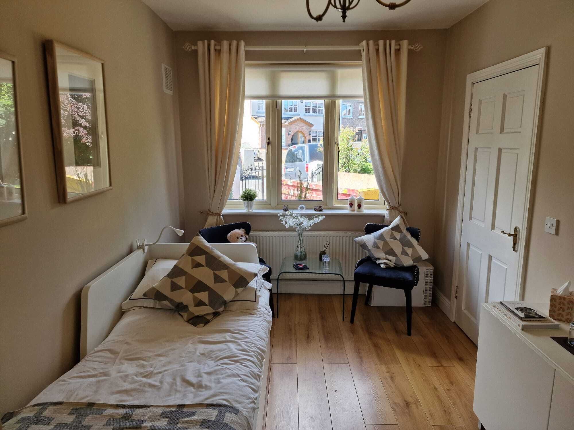 Room, 1 Bedroom, Garden View | Living room