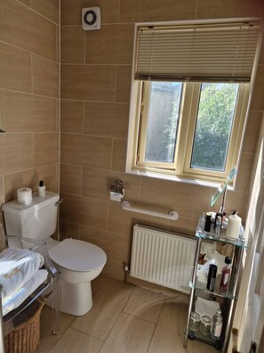 Room, 1 Bedroom | Bathroom - Room-walkinstown Retreat House (Dublin)