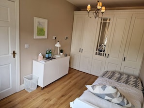 1 bedroom - Room-walkinstown Retreat House (Dublin)