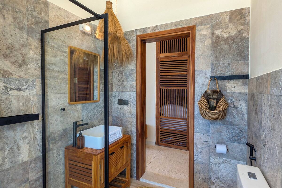Family Villa, Sea View | Bathroom | Shower, hair dryer, slippers, towels