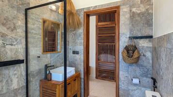 Family Villa, Sea View | Bathroom | Shower, hair dryer, slippers, towels