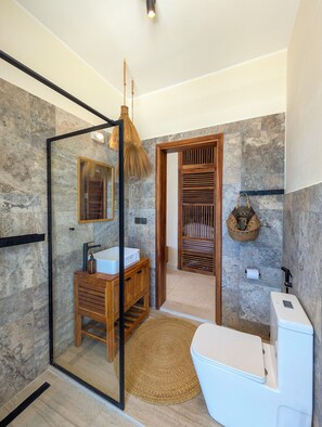 Family Villa, Sea View | Bathroom | Shower, hair dryer, slippers, towels - Mystique Residence and Resort (Zanzibar)