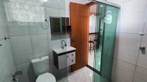 Shower, hair dryer, soap, toilet paper - 2-Bedroom Penthouse with BBQ (Rio das Ostras)
