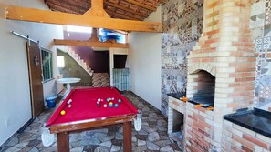 Games room - 2-Bedroom Penthouse with BBQ (Rio das Ostras)