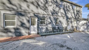 Unclassified image, 3 of 17, button - Swann Ave Suite Walk to Bayshore Hyde Park (Tampa)