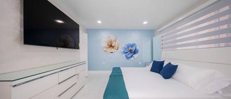 Een strijkplank/strijkijzer, wifi, beddengoed