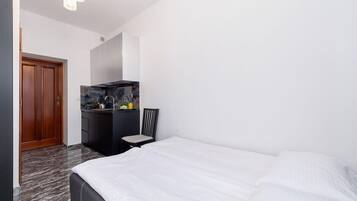 Iron/ironing board, travel cot, WiFi, bed sheets