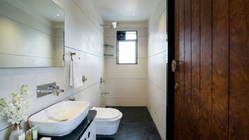 Shower, towels, soap, shampoo