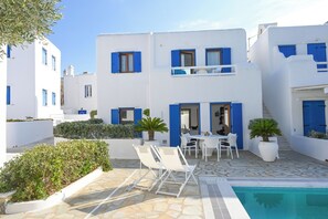 Outdoor dining - Mykonos Pearl House with Pool in the Heart of Town (Mikonos)