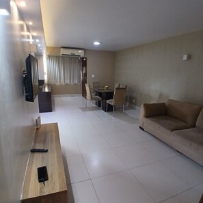 Living area - Spacious apartment in the city center (Goiânia)