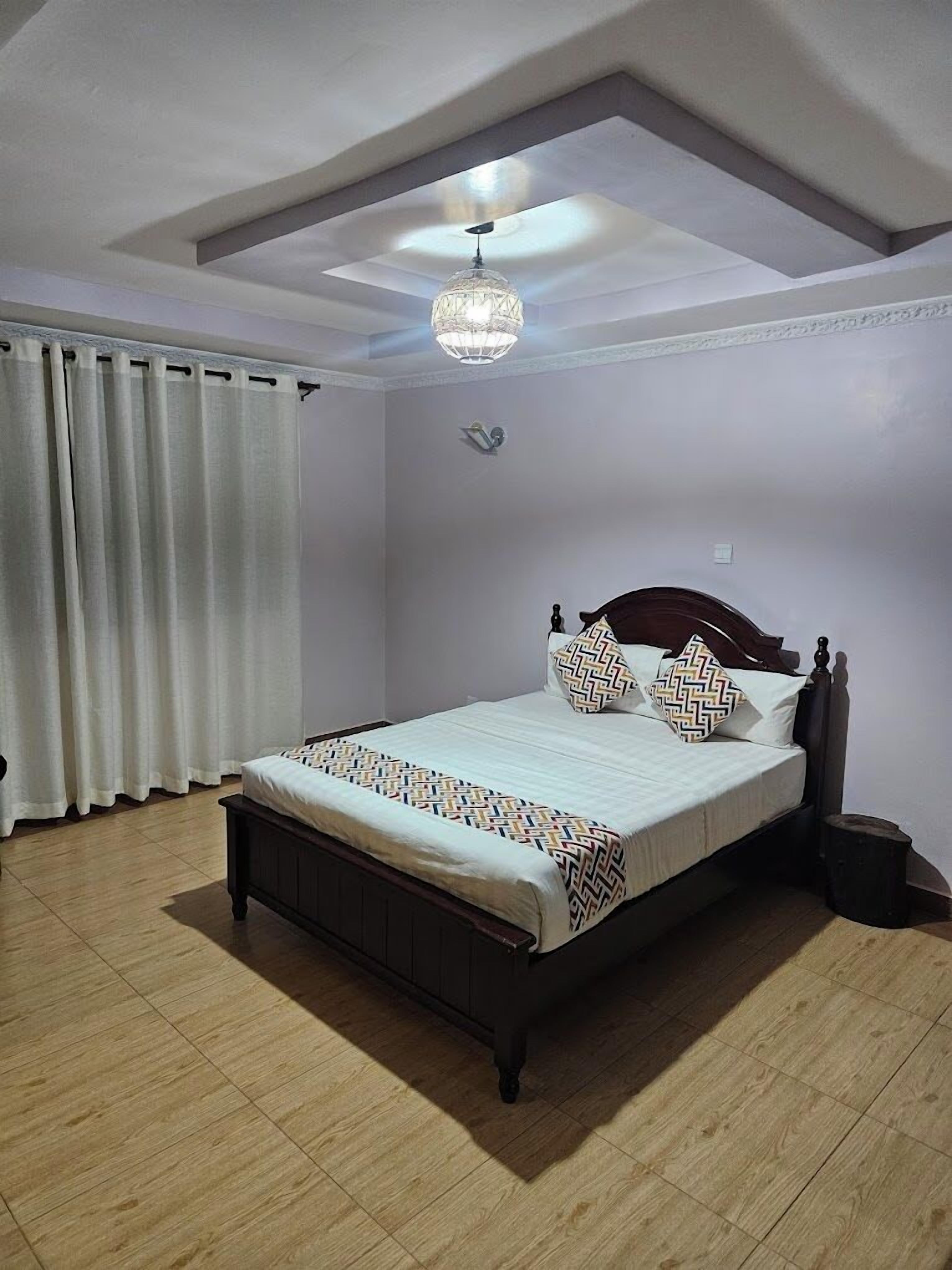 Deluxe Single Room | Free WiFi, bed sheets