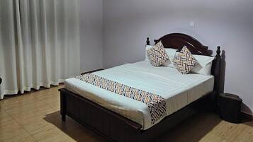 Deluxe Single Room | Free WiFi, bed sheets