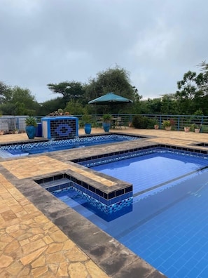 Outdoor pool - Casa Kalimbini Resort (Sultan Hamud)