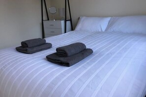 3 Schlafzimmer, Bügeleisen/Bügelbrett, WLAN, Bettwäsche